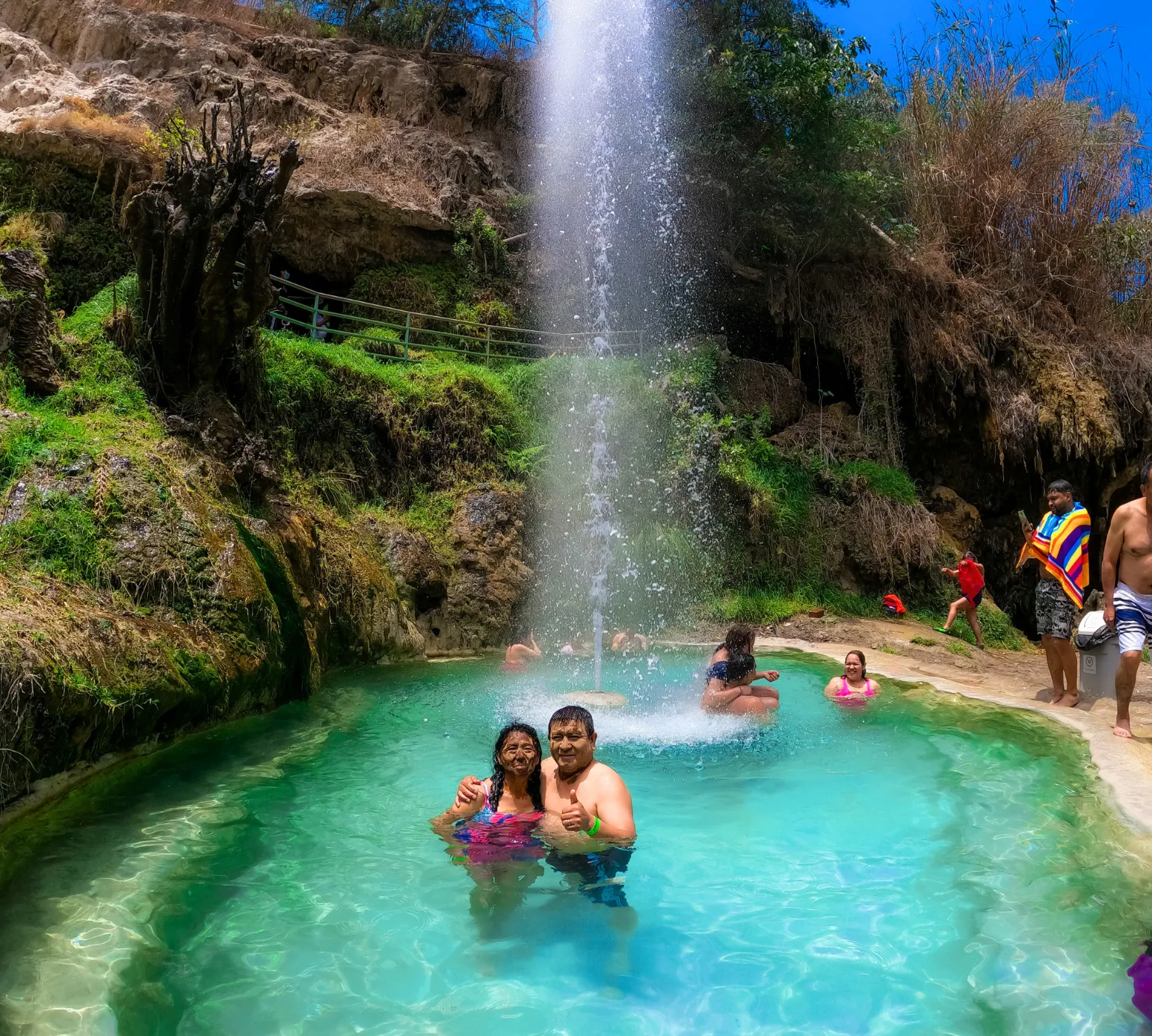 Baños termales Churin y Sayan.