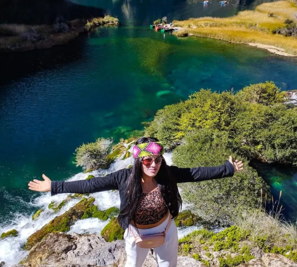 Cascadas y lagunas turquesas de Huancaya, full day desde Lima